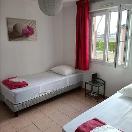 Hotel Domaine Des Garrigues à Grospierres Extérieur photo